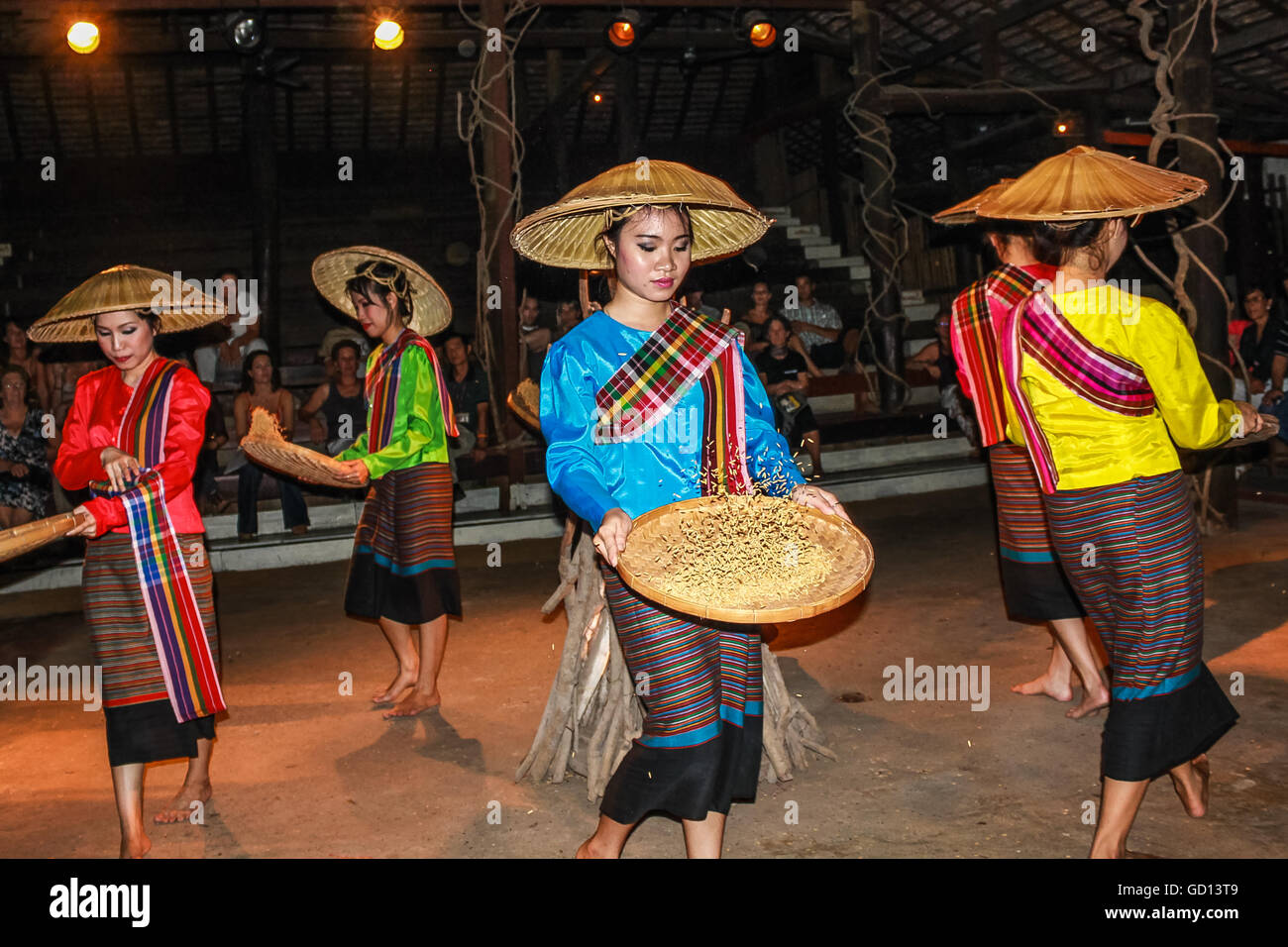 Danses traditionnelles Banque D'Images