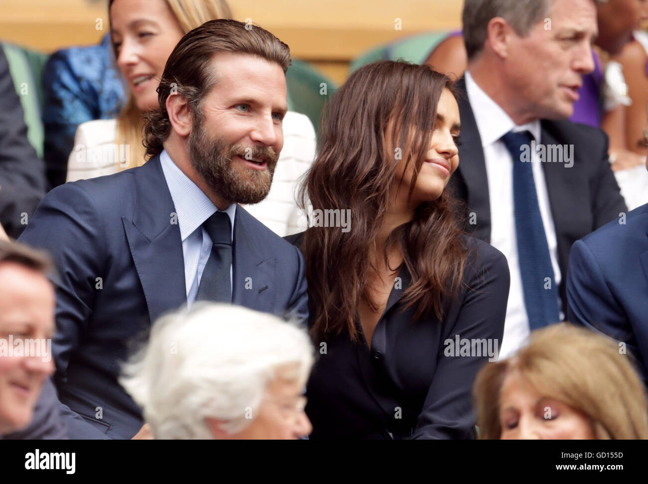 Bradley Cooper et Irina Shayk dans la boîte royale le treize jour des Championnats de Wimbledon au All England Lawn tennis and Croquet Club, Wimbledon. Banque D'Images