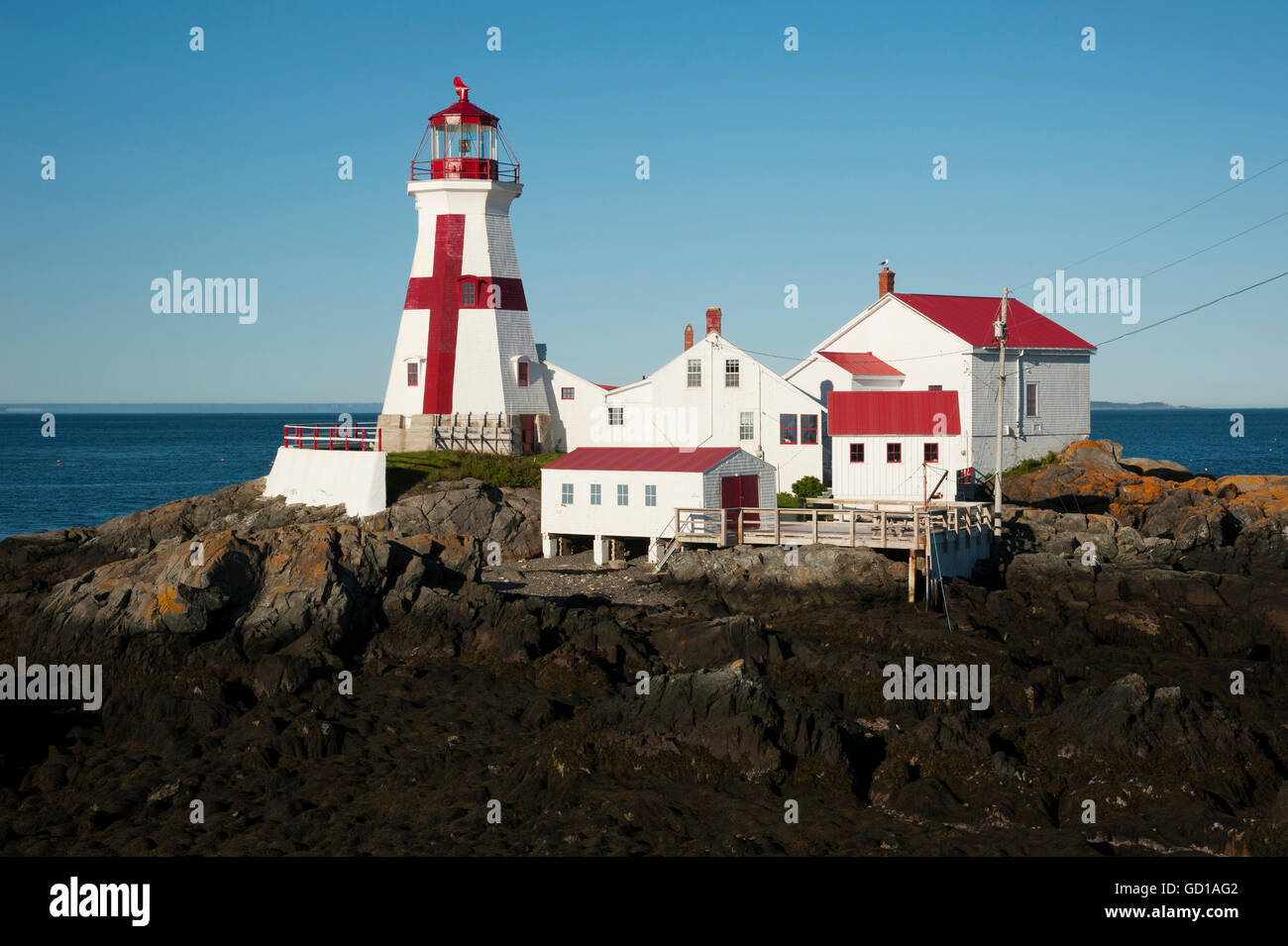 Phare de Head Harbour est une balise canadienne avec son unique croix peintes, situé autour de la marée la plus basse sur la côte est. Banque D'Images