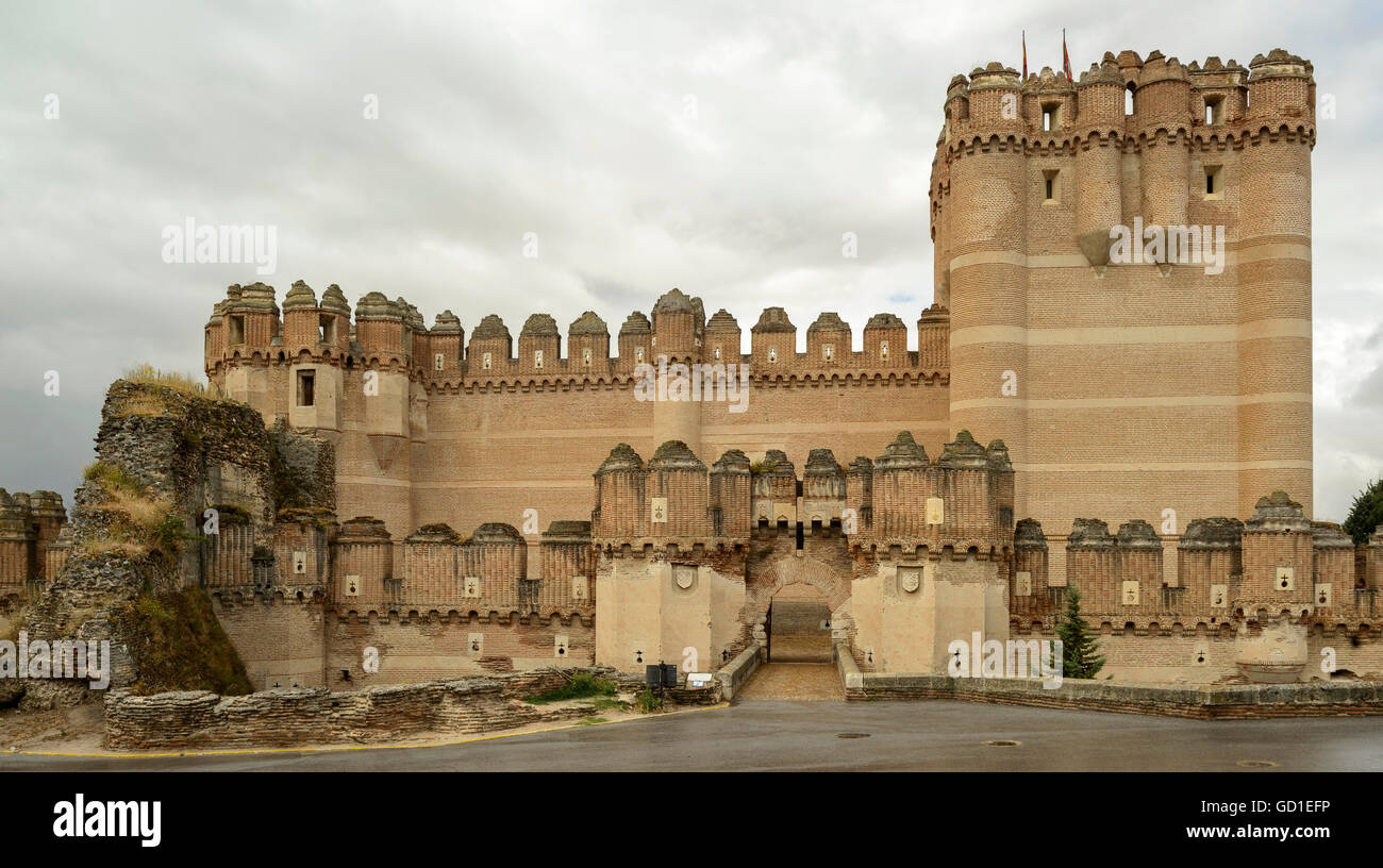 Château de style mauresque, dans la ville de Coca, province de Ségovie Castilla y Leon, Espagne Banque D'Images