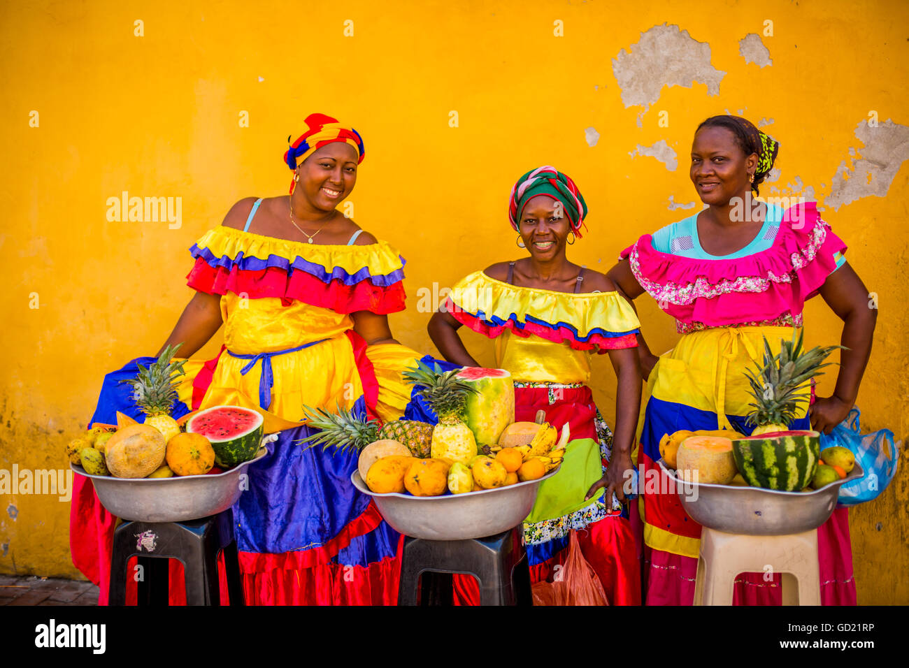 Les vendeurs de rue de fruits, Carthagène, Colombie, Amérique du Sud Banque D'Images