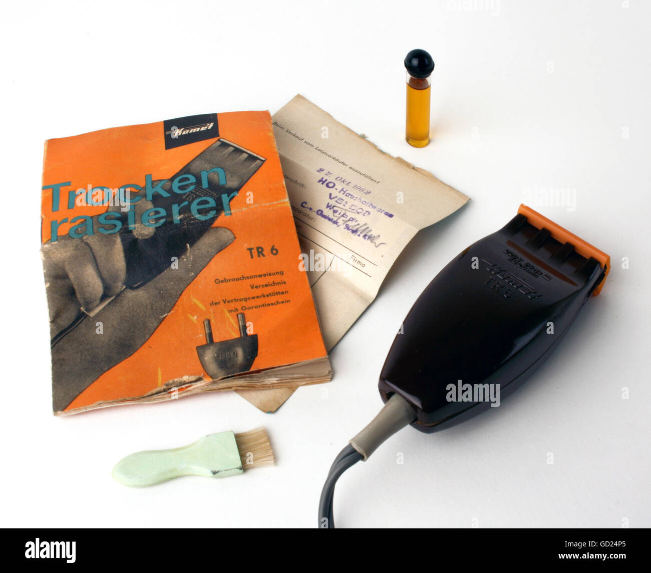 Rasoir à sec électrique domestique Komet TR 26, produit par VEB Elektrogeraewerk Suhl, Allemagne de l'est, 1962, droits supplémentaires-Clearences-non disponible Banque D'Images