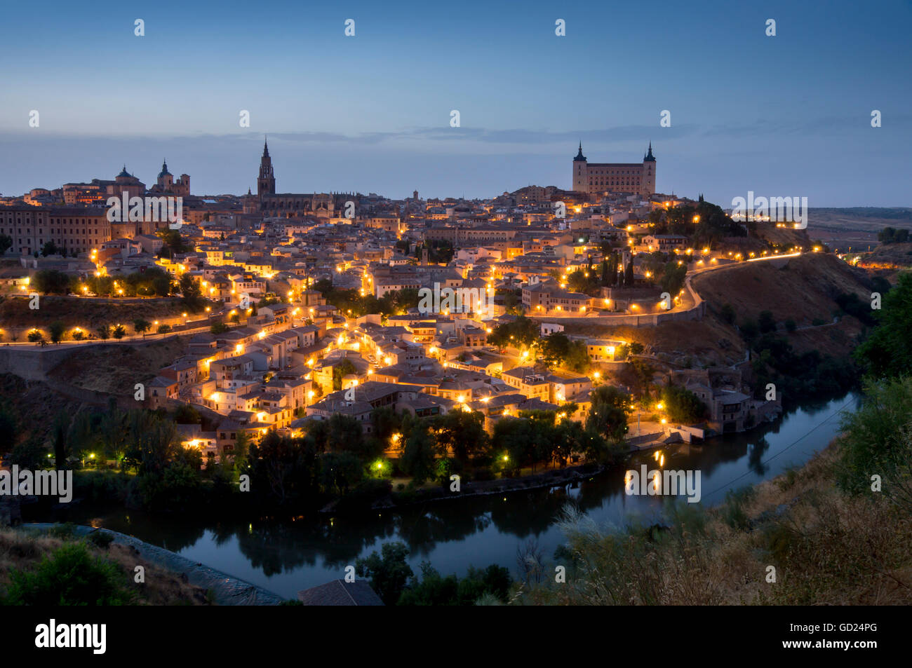 Cityscape at Dusk, Toledo, Castille-La Manche, Espagne, Europe Banque D'Images
