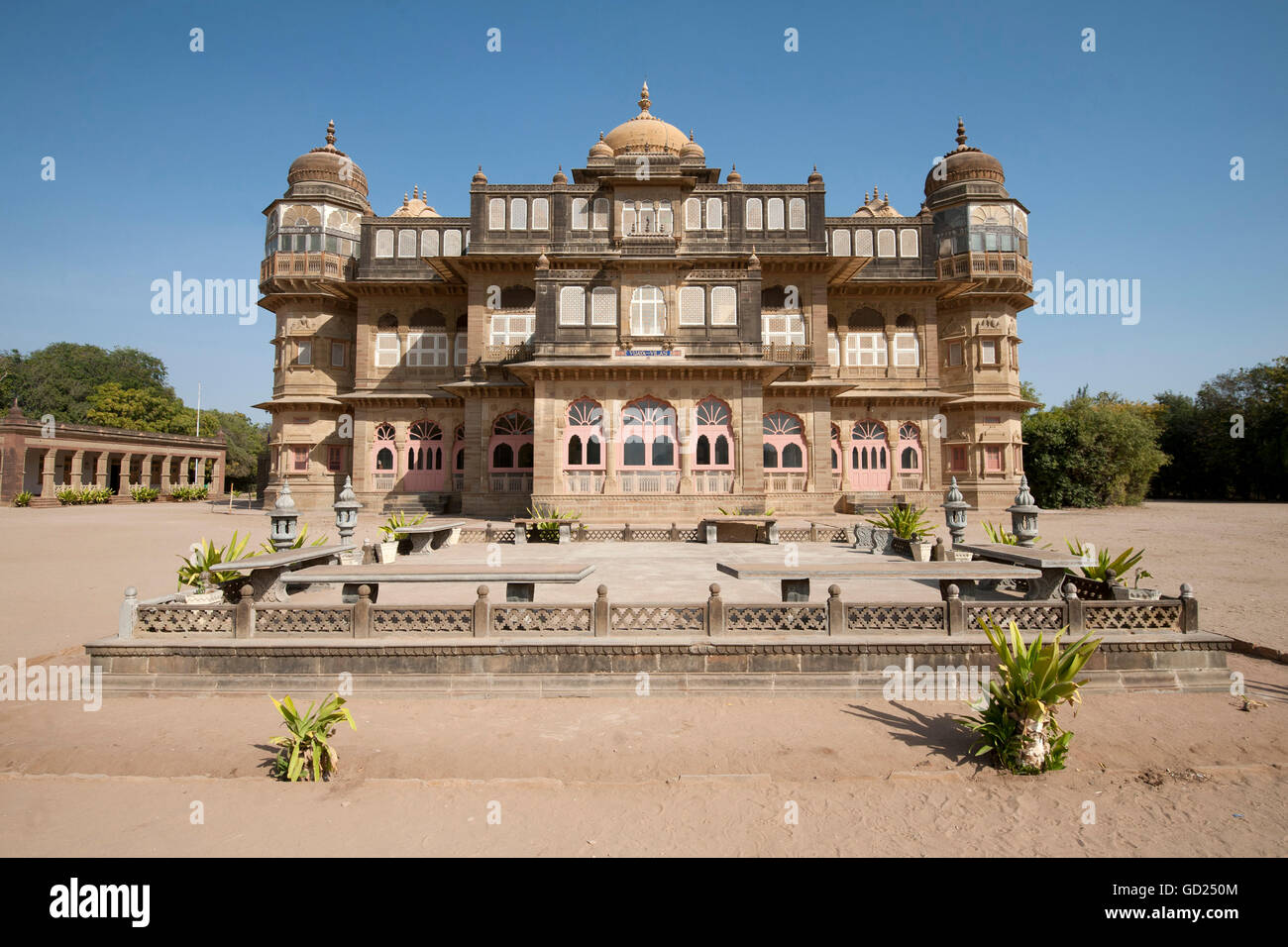 Vijay Vilas Palace, construit à partir de grès rouge pour le Maharao de Kutch au cours des années 1920, Mandvi, Gujarat, Inde, Asie Banque D'Images