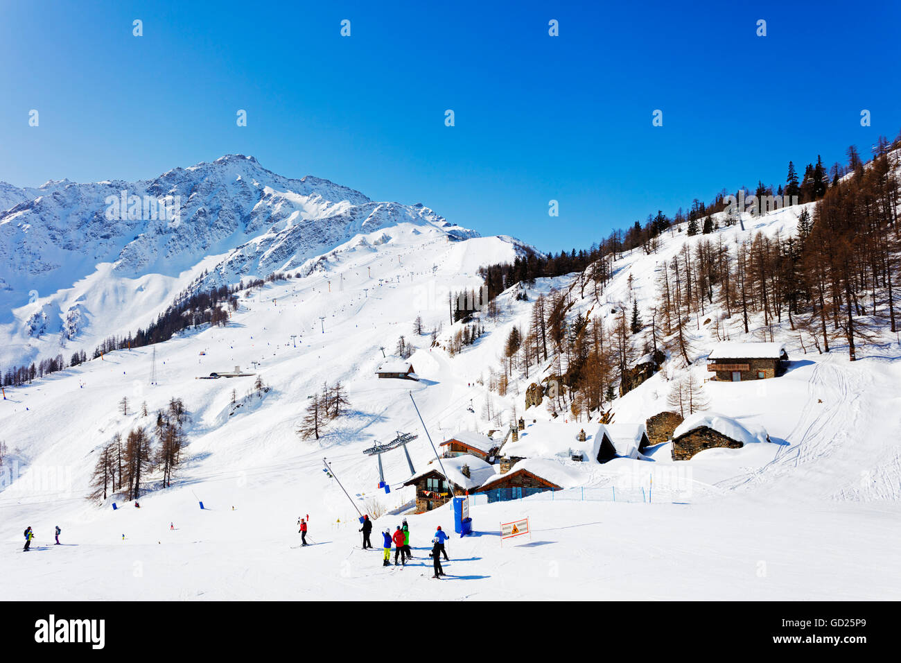 Station de ski de Courmayeur, vallée d'Aoste, Alpes italiennes, l'Italie, l'Europe Banque D'Images