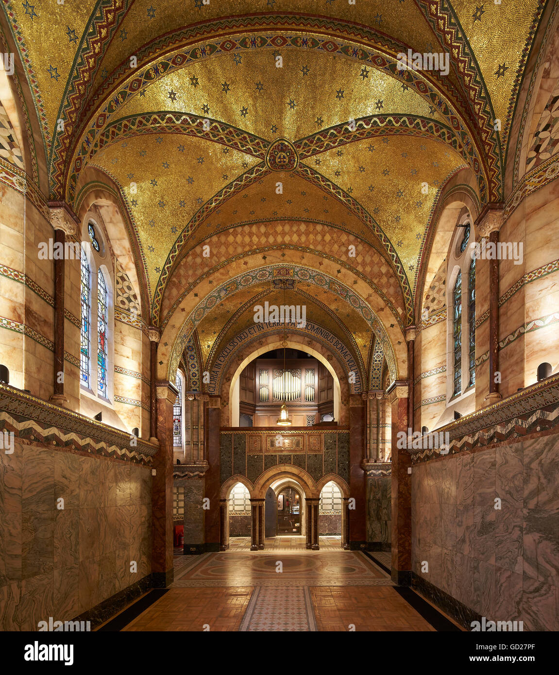 Détail du plafond en mosaïque de Grade II* énumérés Fitzrovia Chapelle. Fitzroy, London, Royaume-Uni. Architecte : Sheppard Robson, 2015. Banque D'Images