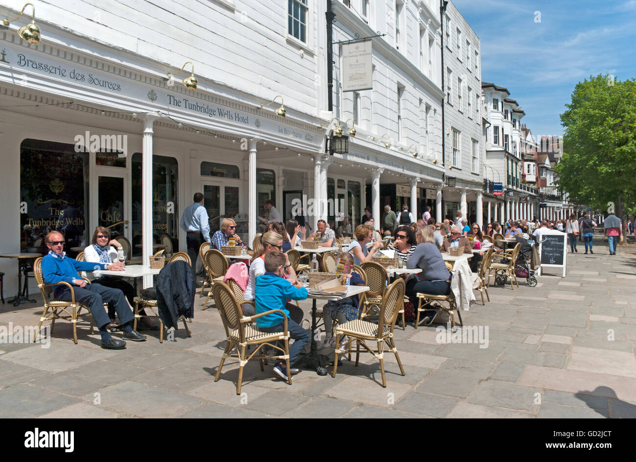 Les Pantiles, Pavement Cafe Restaurant, Tunbridge Wells, Kent, Angleterre, Banque D'Images