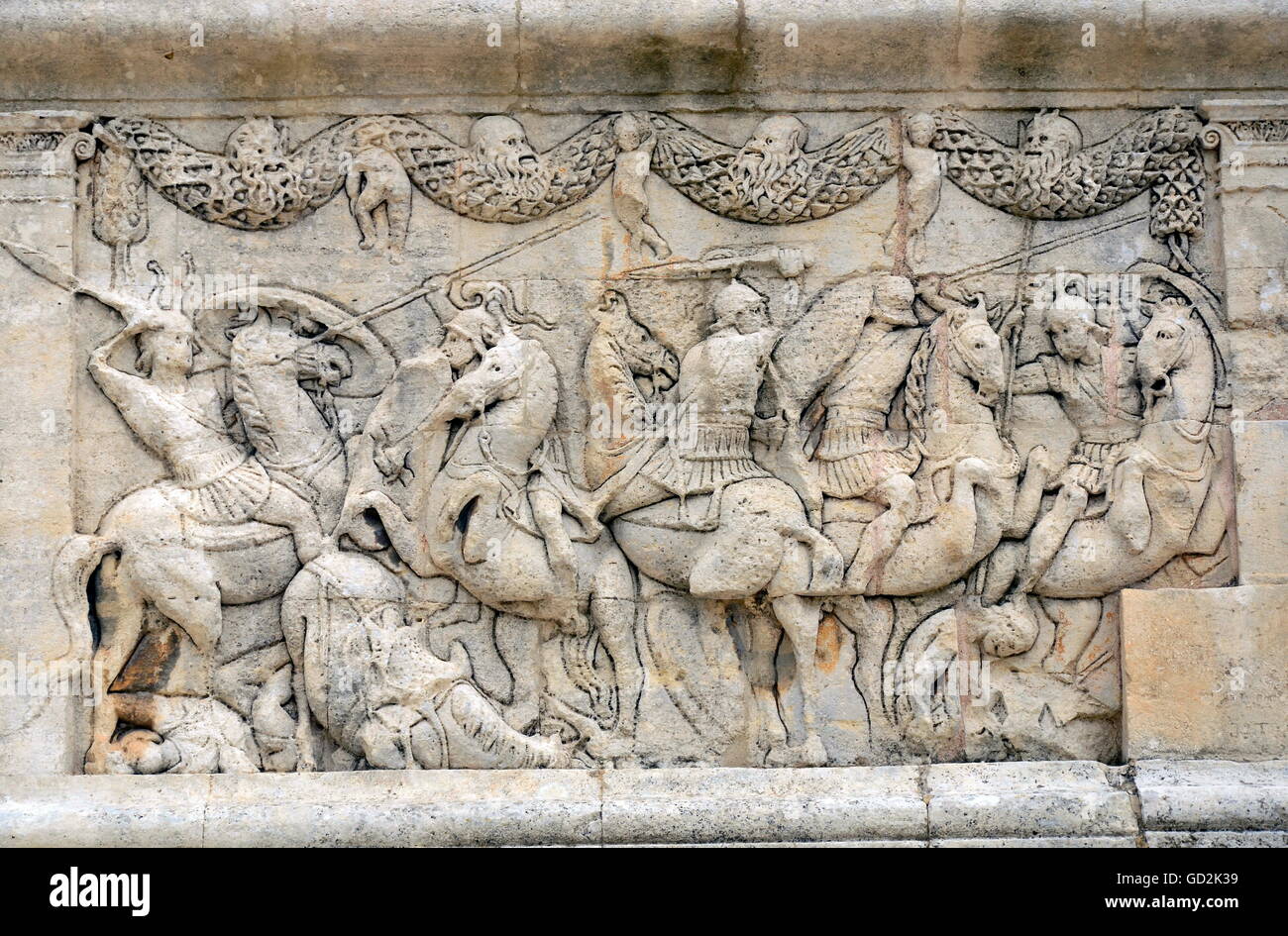 Beaux-arts, antiquité, frise sur le côté ouest du mausolée de Glanum : une bataille morceau de la guerre de Troie, 30 av. de l'artiste, l'auteur n'a pas à être effacée Banque D'Images
