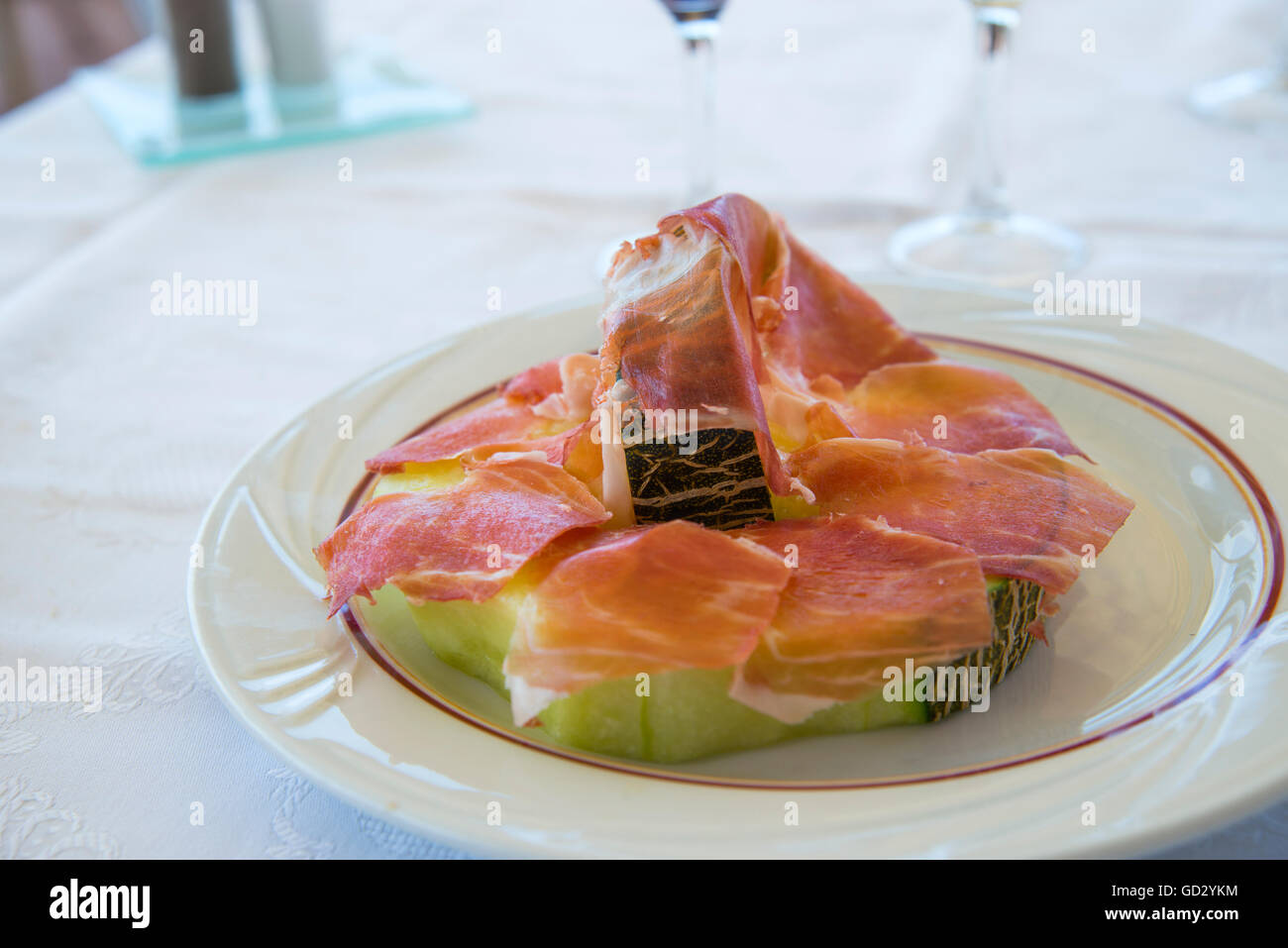 Melon avec jambon ibérique. L'Espagne. Banque D'Images