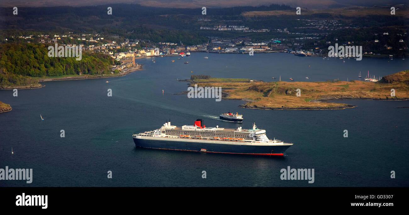 Queen Mary II se rendant sur Oban, Argyll Banque D'Images