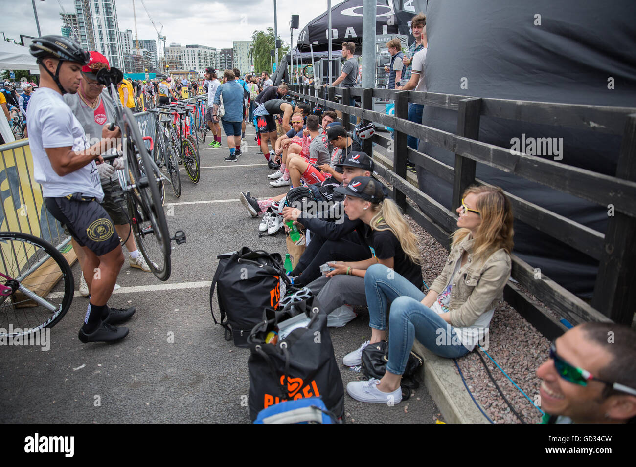 Les cyclistes au Red Hook Criterium 2016 London Greenwich Banque D'Images