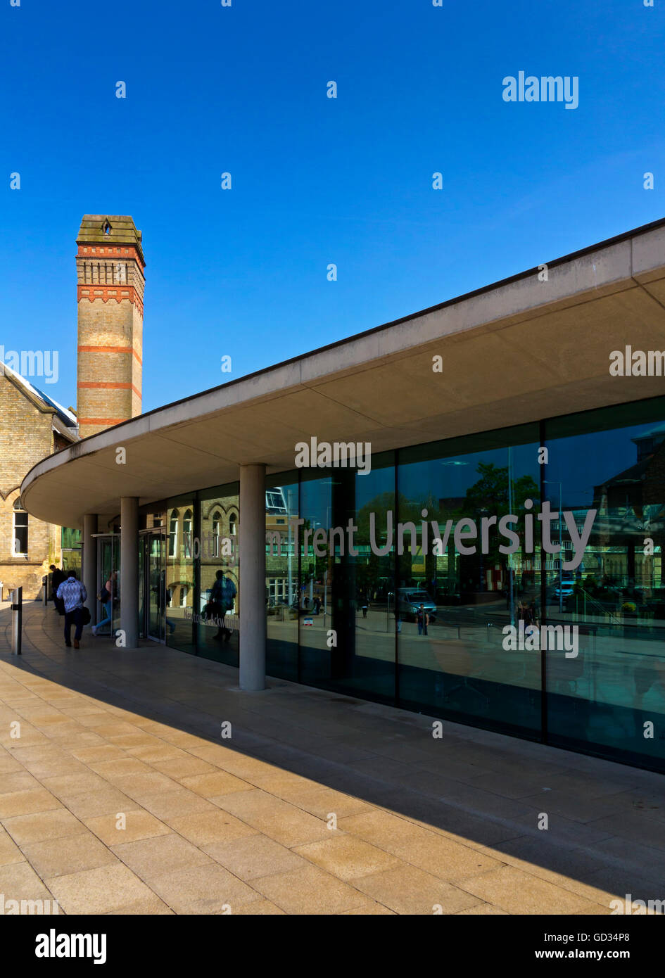 Entrée du campus de l'Université de Nottingham Trent dans le centre-ville de Nottingham en Angleterre UK Banque D'Images