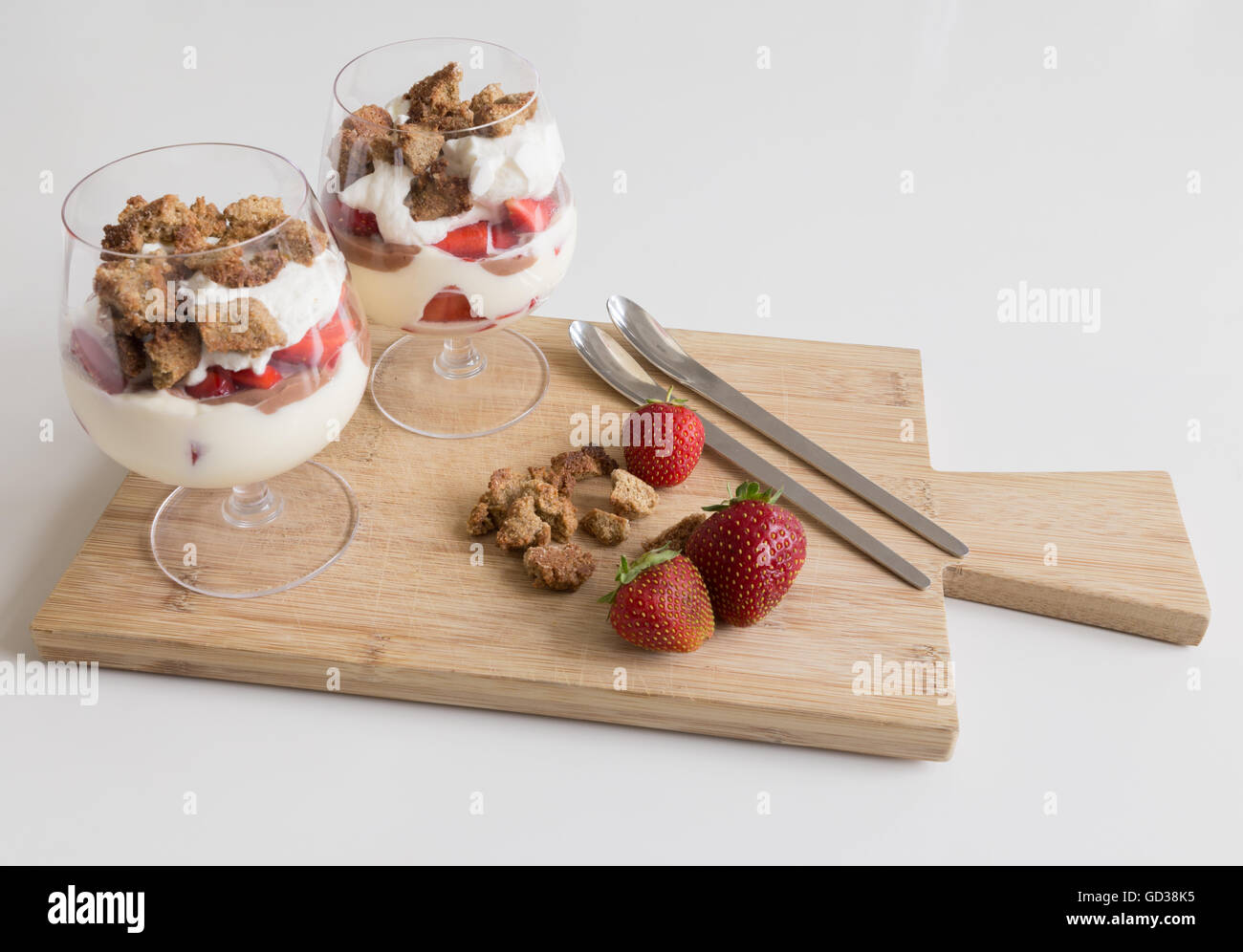 Fraise et crème dessert. À haute teneur en graisses et bas de carb Banque D'Images