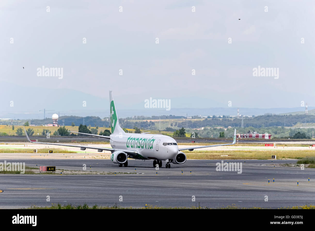 -Avions Boeing 737- de -la compagnie aérienne Transavia France-, Direction de terminal de l'aéroport de l'aéroport Madrid-Barajas Banque D'Images