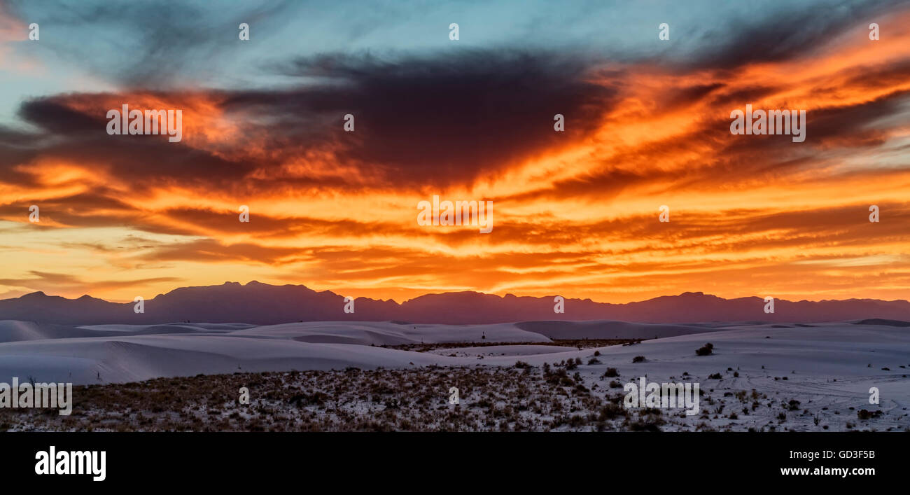 White Sands National Monument Sky on Fire Banque D'Images