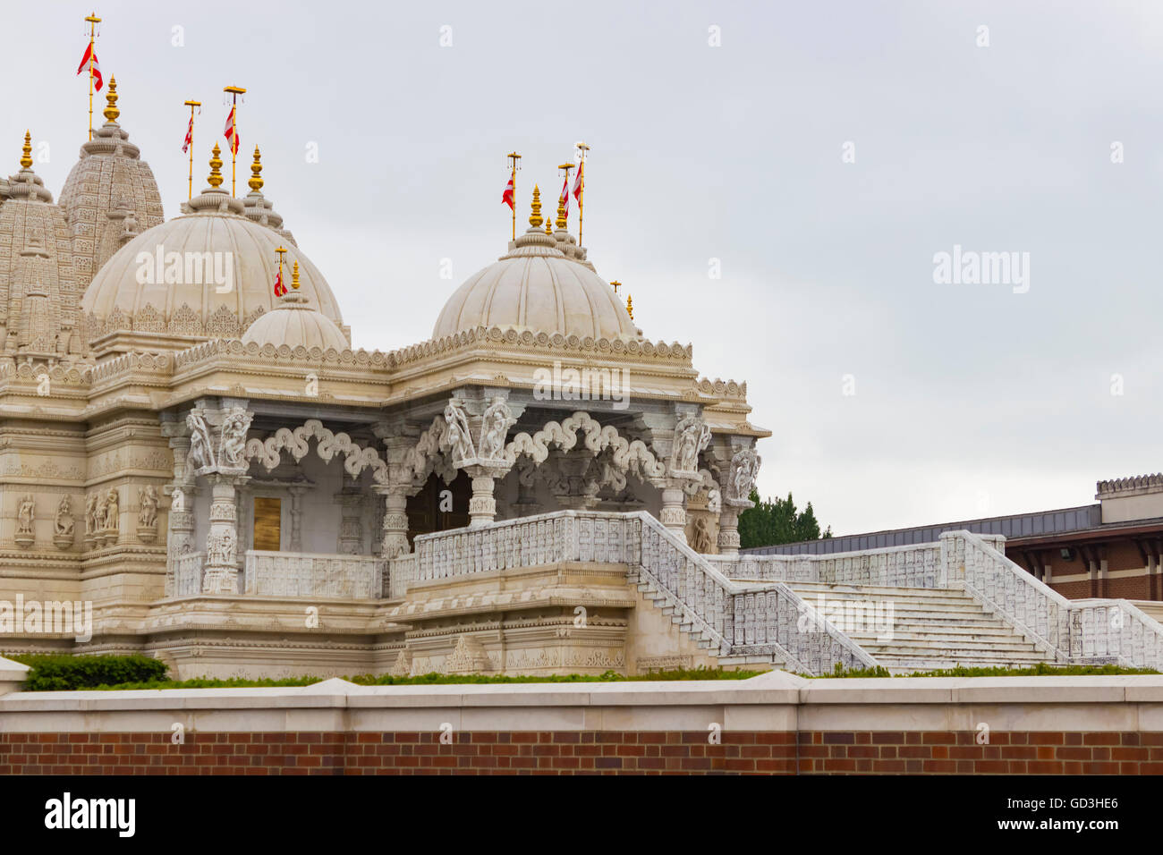 Londres, Royaume-Uni - juin 3, 2016 : vue sur le Shri Swaminarayan Hindu Mandir, ou Neasden temple en raison de son emplacement, Banque D'Images