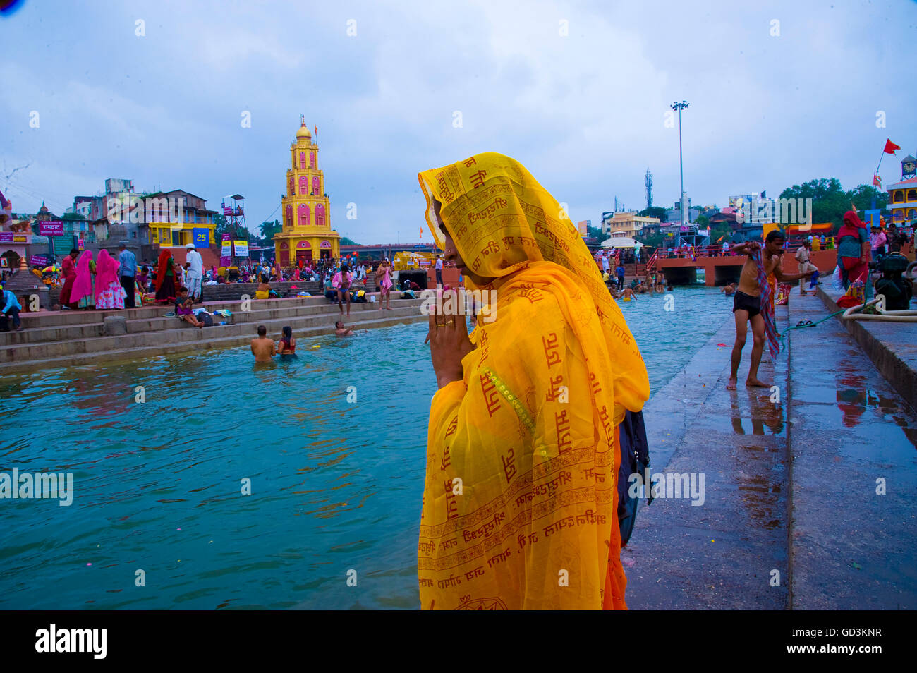 Baignade en rivière, pèlerins Nasik, Maharashtra, Inde, Asie Banque D'Images