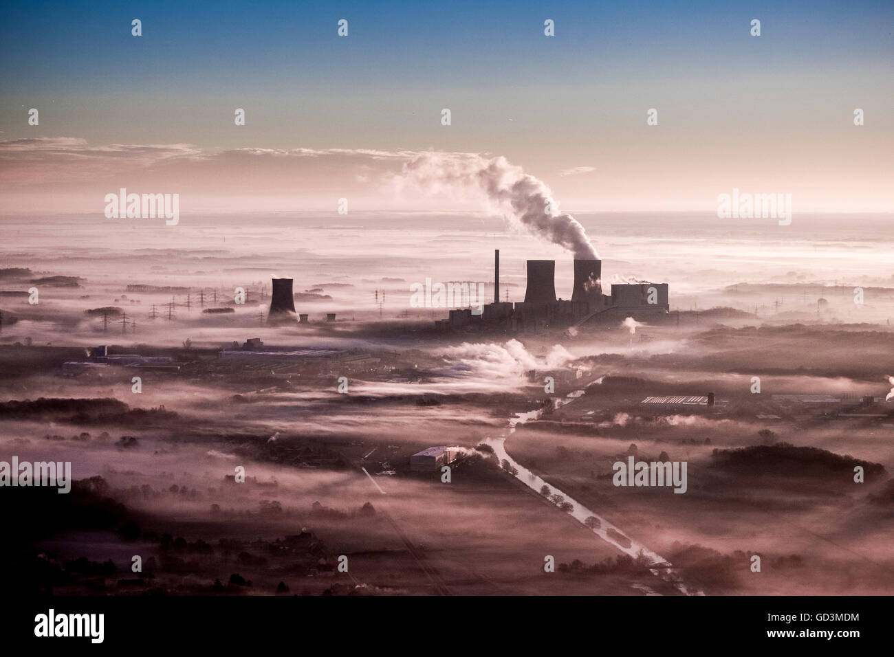 Vue aérienne, centrale électrique de la Westphalie, RWE Power, une ancienne centrale nucléaire, « EMPORTEZ, aube sur Hamm Hamm, la Ruhr, Banque D'Images Vue aérienne, centrale électrique de la Westphalie, RWE Power, une ancienne centrale nucléaire, « EMPORTEZ, aube sur Hamm Hamm, la Ruhr, Banque D'Images