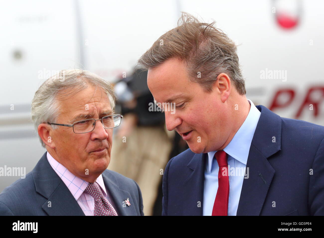 Farnborough, Royaume-Uni. 11 juillet, 2016. David Cameron au départ de Farnborough International Airshow, qui semble être une de ses dernières apparitions publiques en tant que premier ministre Crédit : Uwe Deffner/Alamy Live News Banque D'Images