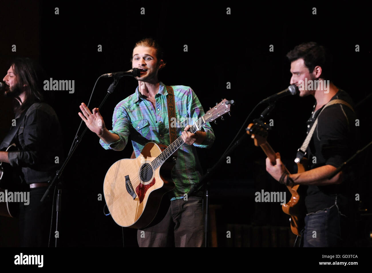 Emporia, Virginia, USA. Apr 16, 2016. DAVID HALL, MICHAEL SINGLETON, Jake Ryan HOLLADAY du pays Levon trio concert au Greensville Performing Arts Center. © Tina Fultz/ZUMA/Alamy Fil Live News Banque D'Images