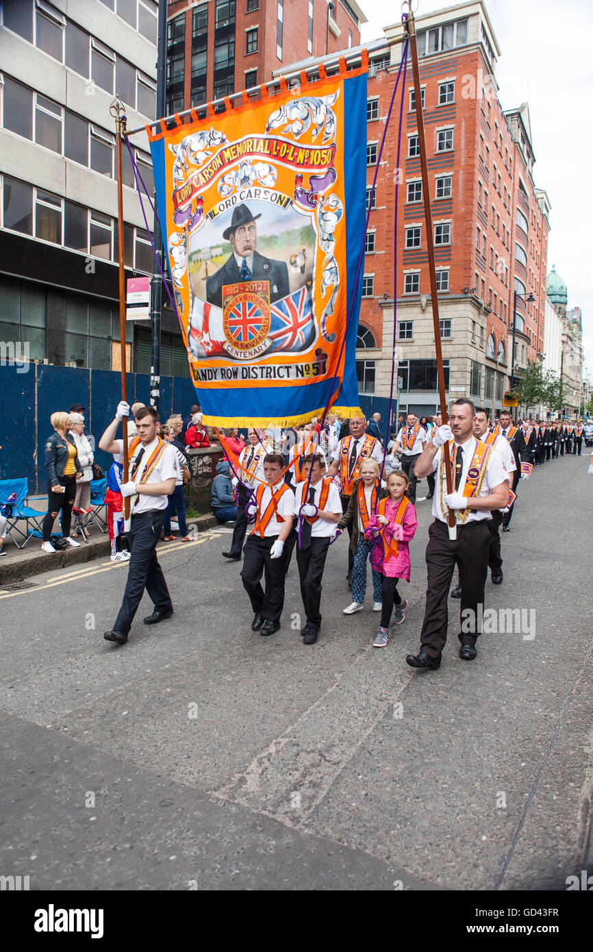 Belfast, Royaume-Uni. 12 juillet 2016. Célébrer le douzième orangistes. Il a son origine au cours de la fin du xviiie siècle dans l'Ulster. Elle célèbre la glorieuse révolution (1688) et victoire de roi protestant Guillaume d'Orange sur le roi catholique Jacques II à la bataille de la Boyne (1690), Crédit : Bonzo/Alamy Live News Banque D'Images