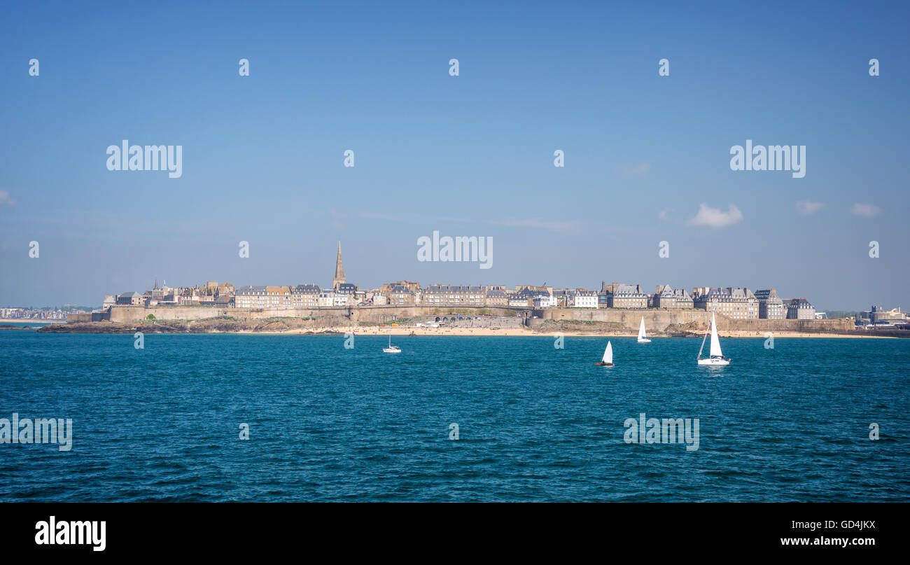 Vue sur la mer de Saint Malo, Bretagne, France Banque D'Images