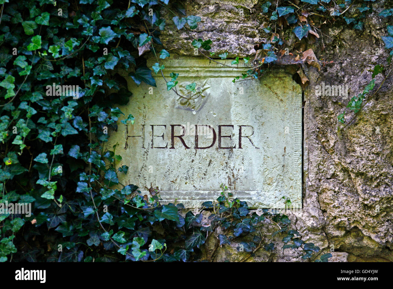 Château de Tiefurt, Parc du Château, plaque commémorative pour le poète allemand Johann Gottfried Herder, Weimar, Thuringe, Allemagne Banque D'Images