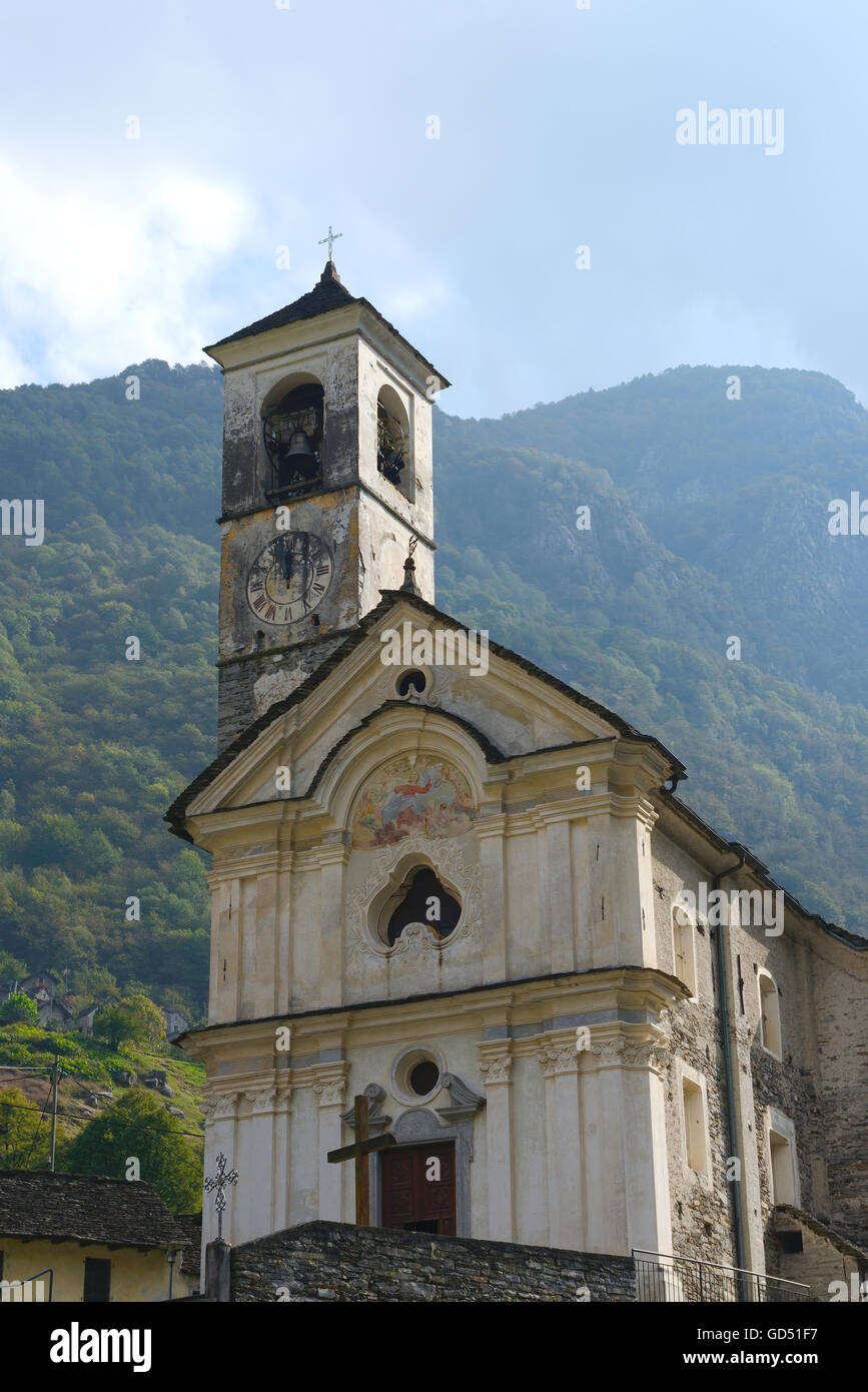 Église de Lavertezzo, Valle Verzasca, Tessin, Suisse, Dorfkirche Banque D'Images