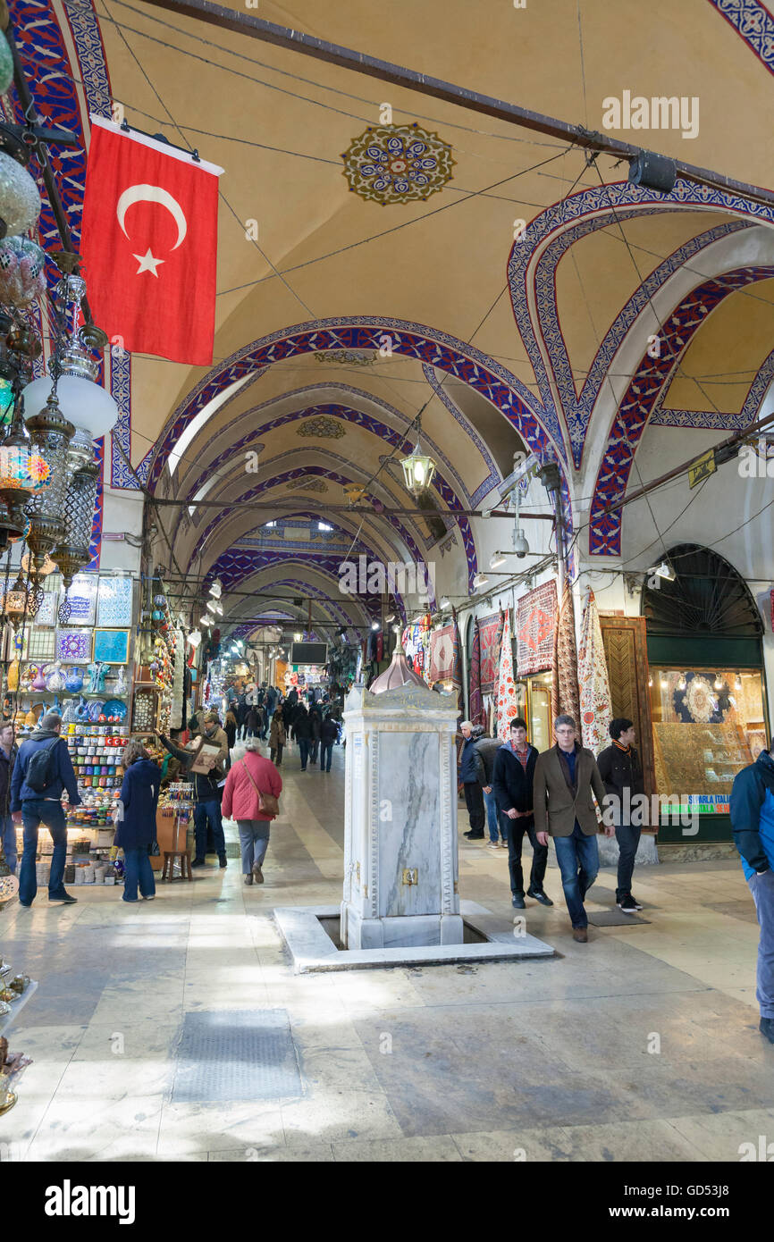 Fontaine en marbre dans le Grand Bazar, Istanbul, Turquie Banque D'Images