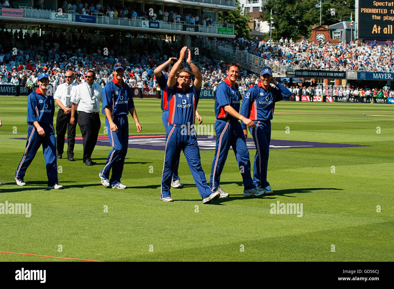 Joueurs de cricket de l'Angleterre Banque D'Images