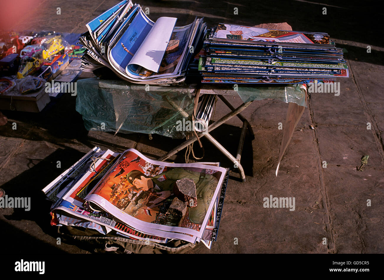 Des posters de Saddam Hussein Banque D'Images