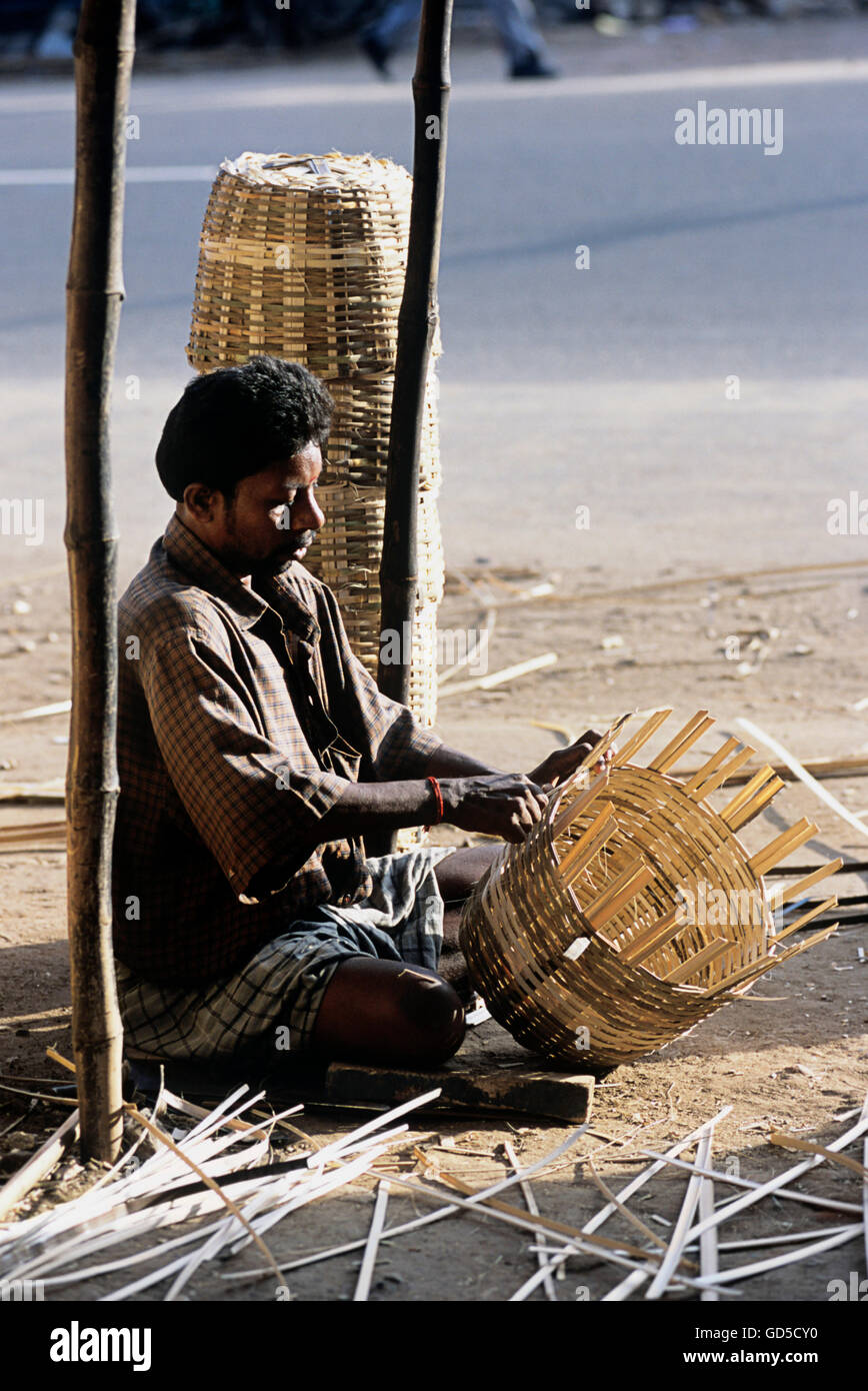 Faire des paniers de bambou Banque D'Images