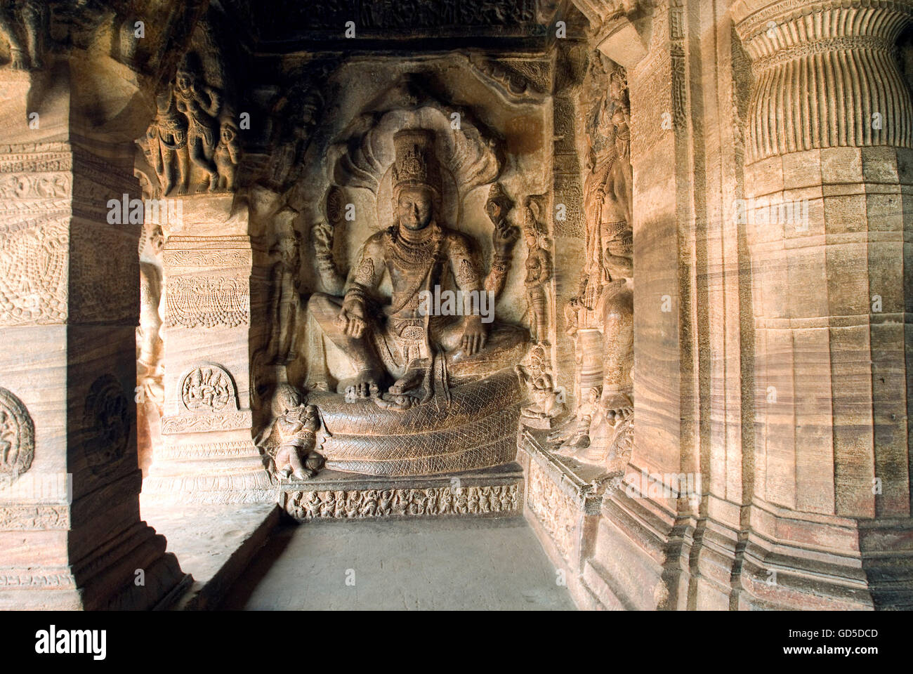 Vishnu assis sur Adisesha Banque D'Images