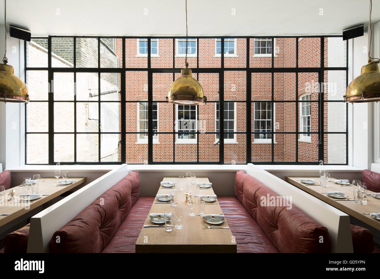 Avis de restaurant. 76 Dean Street, London, United Kingdom. Architecte : SODA., 2016. Banque D'Images