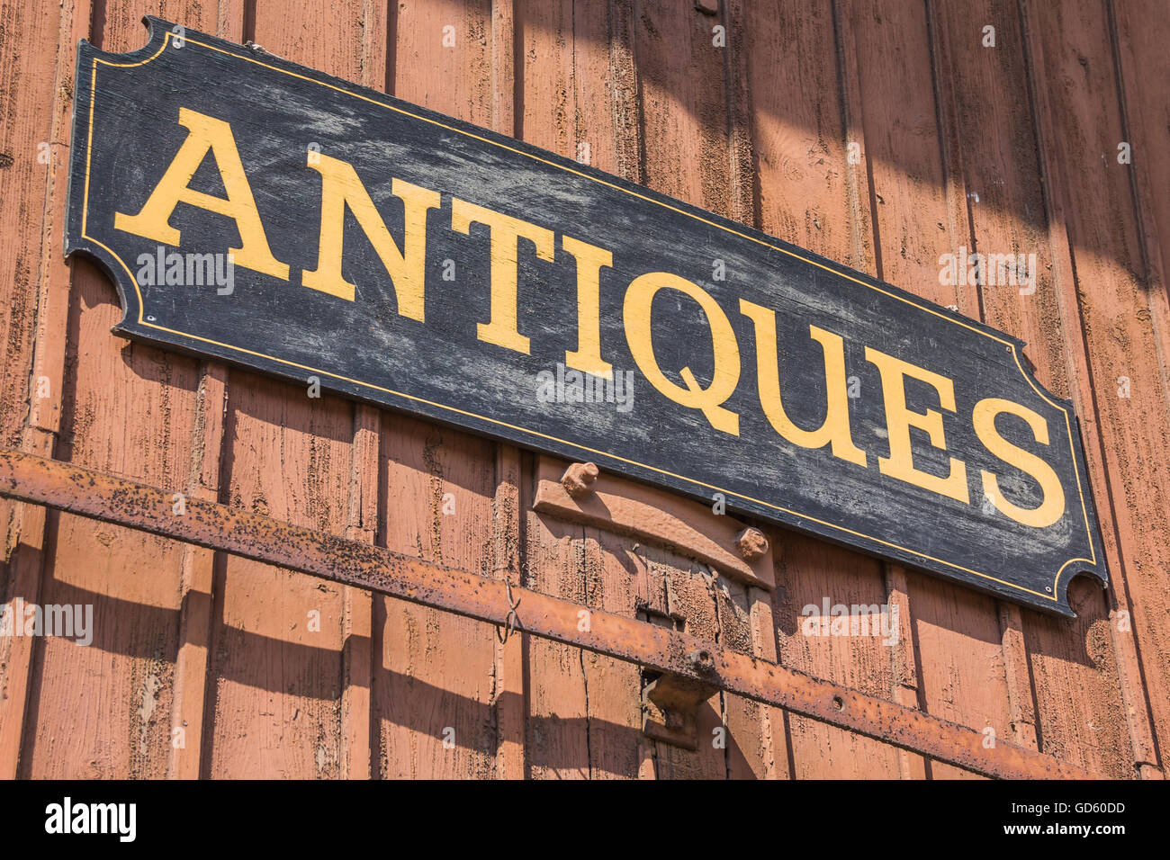 Antiquités ancien signe d'une boutique à Lubeck, Allemagne Banque D'Images