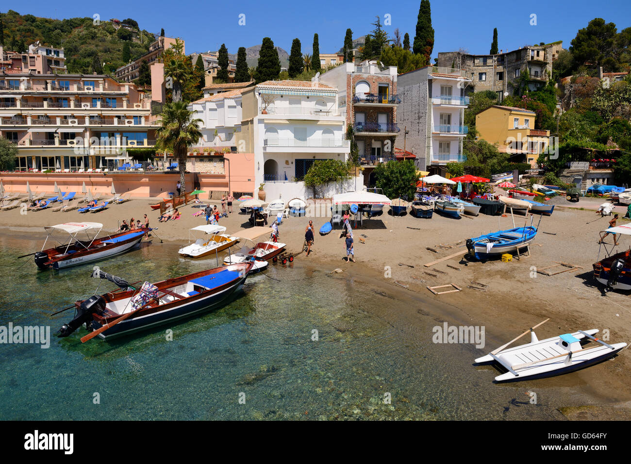 La plage de Mazzarò - Taormina, Sicile, Italie Banque D'Images