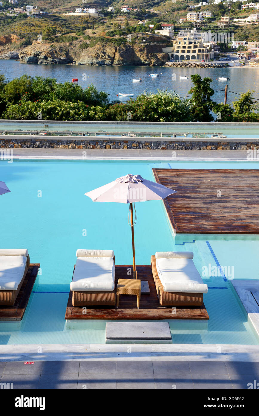 Piscine de la villa de luxe, Crète, Grèce Banque D'Images