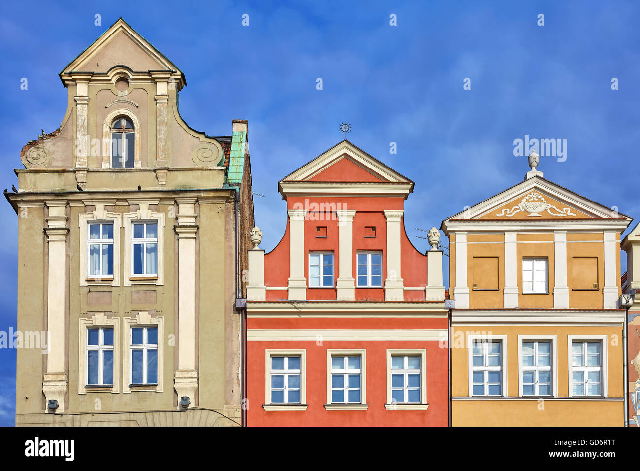 Façades colorées Place Du Vieux Marché de Poznan, Pologne. Banque D'Images