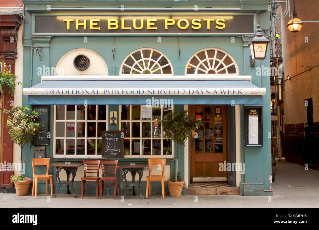 Londres, Royaume-Uni - 17 août 2010 : vue extérieure de la Blue Posts pub à Londres. Banque D'Images