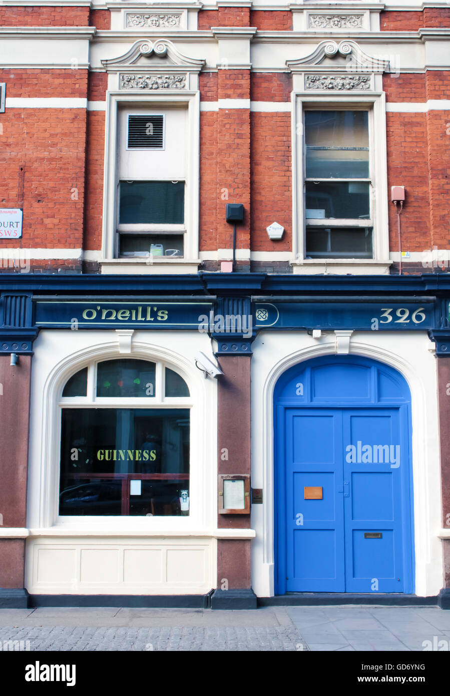 Londres, Royaume-Uni - 18 août 2010 : point de vue extérieur d'un pub londonien traditionnel à Chelsea et K Banque D'Images