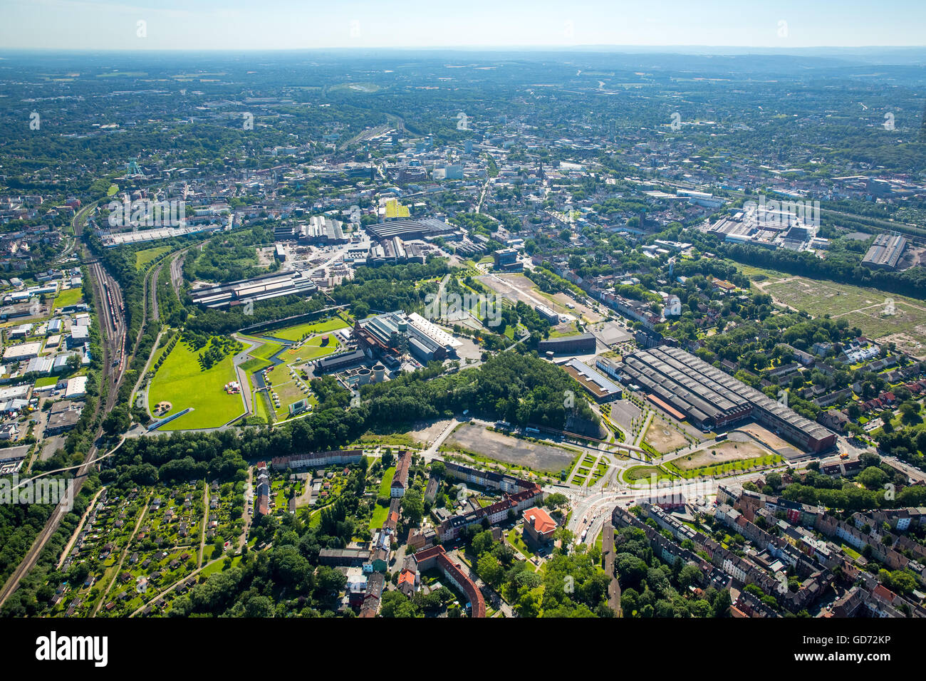 Vue aérienne, Centenary Hall et Westpark Bochum, nouveau centre administratif de la culture Ruhr Ltd., organisateur de la Ruhrtriennale, Banque D'Images