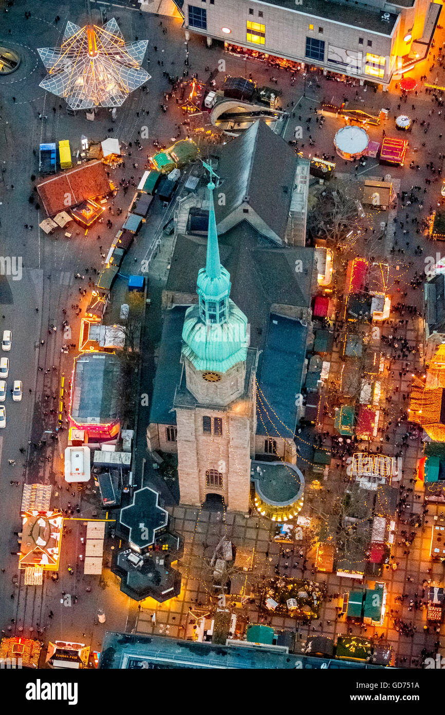 Vue aérienne, Reinoldikirche Dortmund, Dortmund, vue aérienne du Marché de Noël de Dortmund, Ruhr, photo de nuit, l'Europe, par antenne, Banque D'Images
