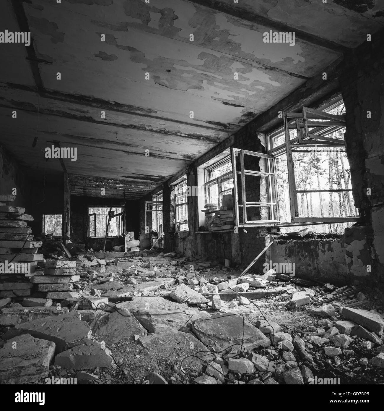 Bâtiment abandonné de l'intérieur. Vieux bâtiment en ruine abandonné Banque D'Images