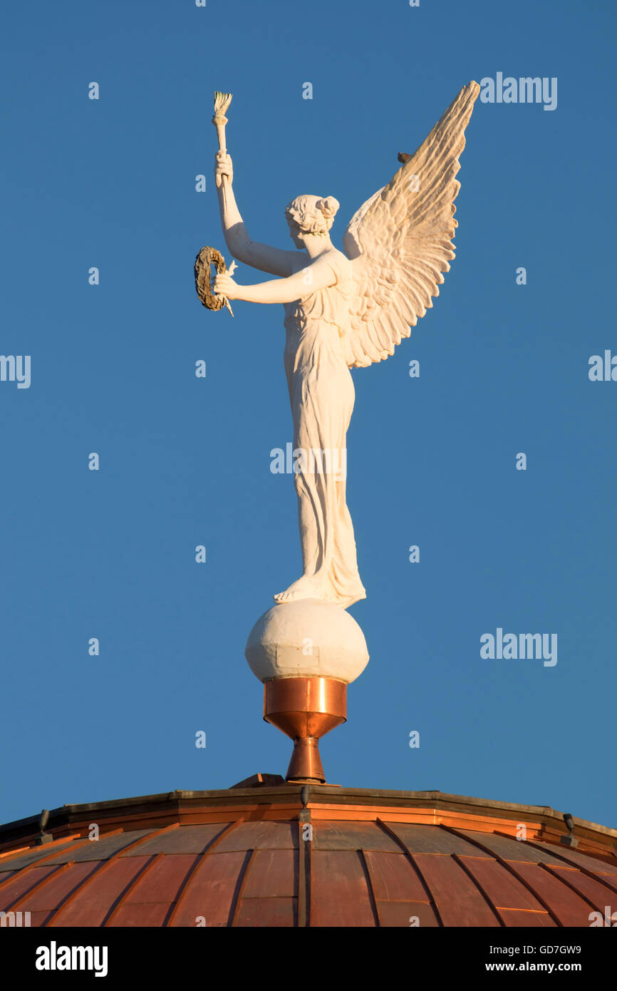 Statue sur capitol dome, Wesley Bolin Memorial Plaza, Phoenix, Arizona Banque D'Images