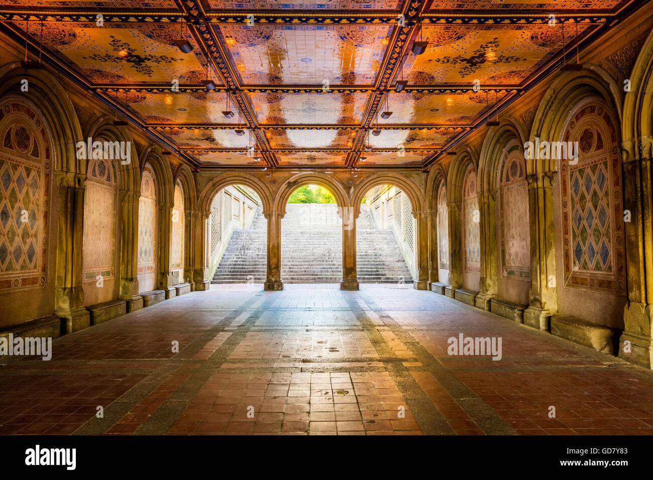 Bethesda Fountain et terrasse donnent sur le lac, à New York City's Central Park Banque D'Images