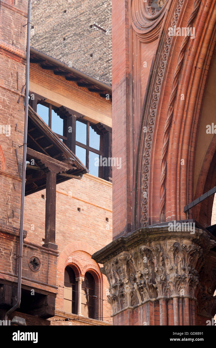 Tous les bâtiments et des arches en briques, 14e siècle, Bologne. Banque D'Images