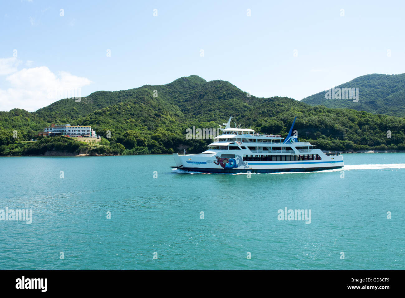 Ligne d'olive ferry qui relie Takamatsu Sunport de Tonoshō sur Shōdoshima. Banque D'Images