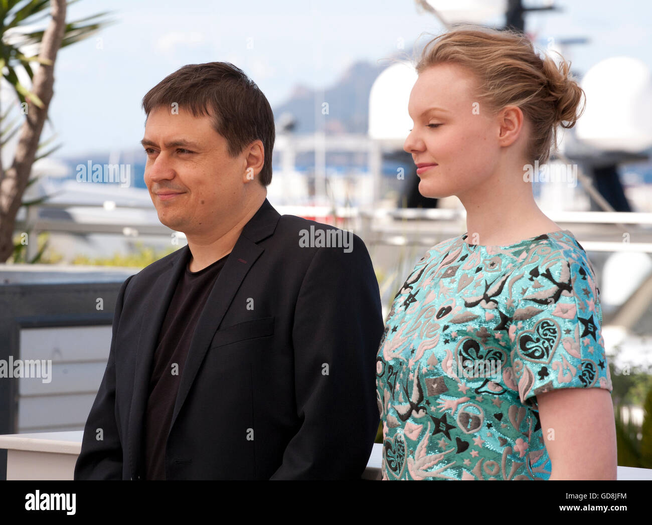 Cristian Mungiu et l'actrice Maria Dragus lors de la projection de gala pour le film l'obtention du diplôme (Bacalaureat) lors de la 69ème Cannes Banque D'Images