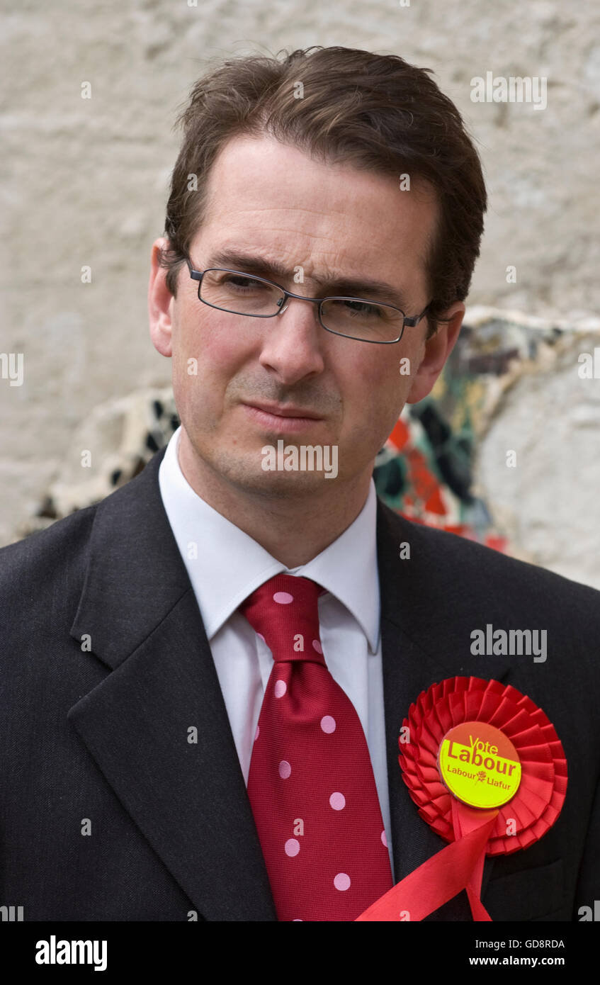 Owen Smith MP candidat pour la direction du Parti du Travail 2016. Il est représenté tout en faisant campagne pour les 2006 Blaenau Gwent élection partielle qu'il a perdu pour le candidat indépendant Dai Davies ©Jeff Morgan Banque D'Images