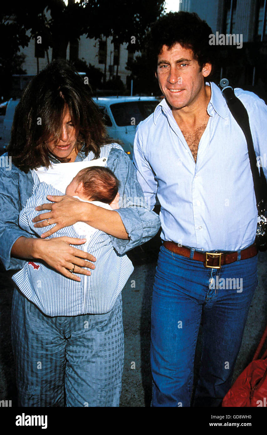 1 janvier 2011 - Paul Michael Glaser FEMME ELIZABETH ET 6 semaine d'Ariel. © Roger/Karnbad ZUMA Wire/Alamy Live News Banque D'Images